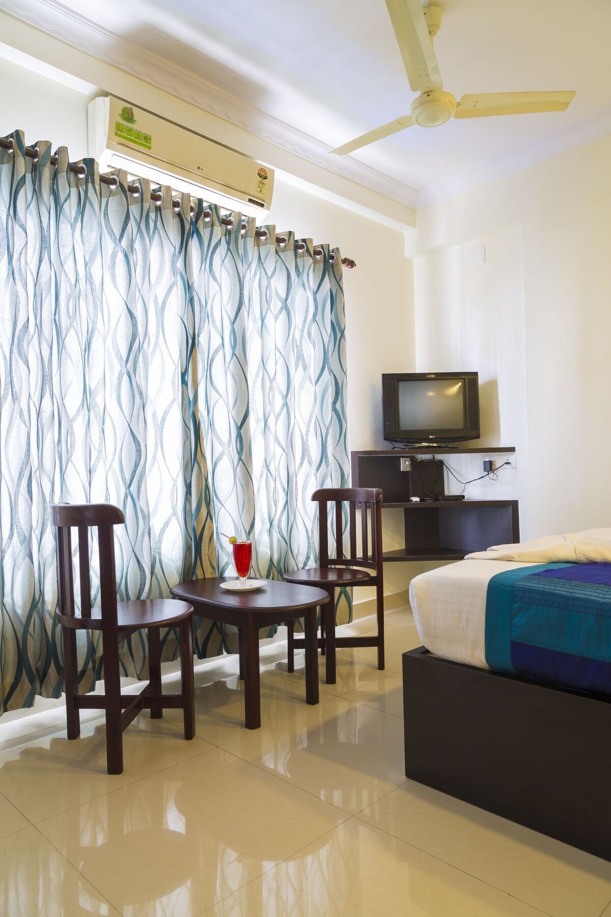 Hotel Sm Regency Kochi Exterior photo